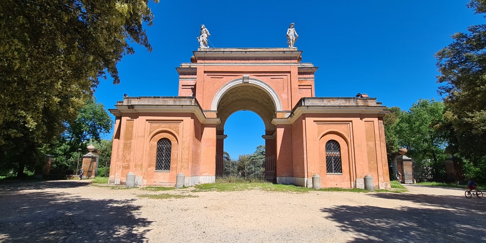 Arco dei Quattro Venti w pobliżu wejścia San Pancrazio do Villa Doria Pamphilj