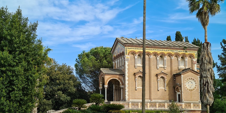 Cappella Doria Pamphilj, neomediewalna kaplica grobowa rodziny w Villa Doria Pamphilj