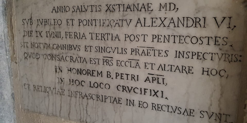 Łacińska tablica upamiętniająca konsekrację San Pietro in Montorio w 1500 roku za pontyfikatu papieża Aleksandra VI