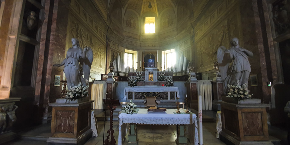 Ołtarz główny i apsyda kościoła San Pietro in Montorio